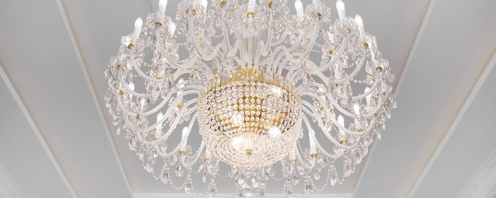 Chandeliers vs. Pendant Lights: What’s the Difference?